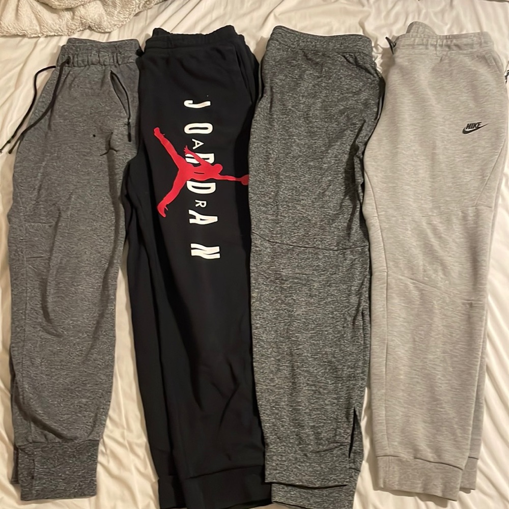 Bundle of Nike jordan sweatpants size xl l